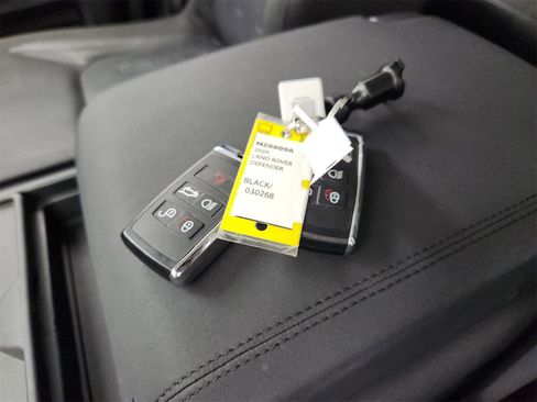 Used 2020 Land Rover Defender 110 S image 25