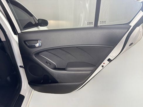 Used 2017 Kia Forte S FWD image 27