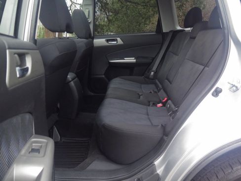 Used 2010 Subaru Forester 2.5X Premium image 12