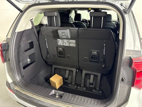 New 2026 Kia Carnival EX FWD image 23
