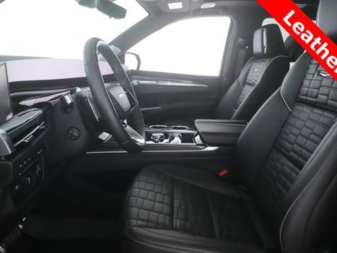 Used 2026 Cadillac Escalade V w/ LPO, ONYX Package AWD/4WD image 17