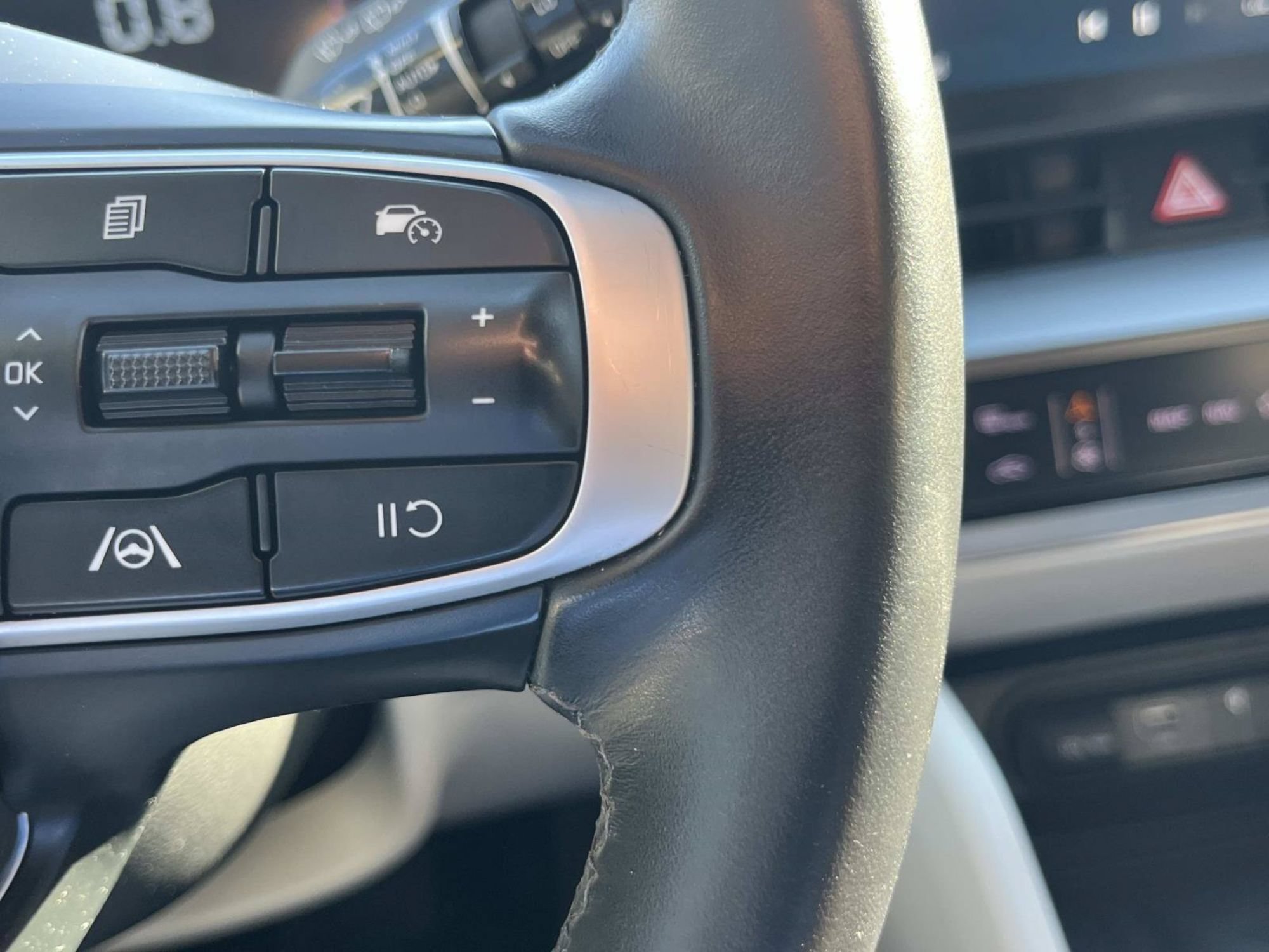 Used 2023 Kia Sportage EX FWD image 31