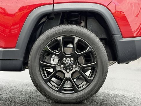 Used 2025 Jeep Compass Latitude w/ Altitude Special Edition image 9