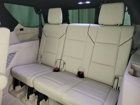 Used 2021 Cadillac Escalade Premium Luxury w/ Performance Package RWD image 10