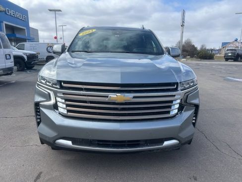 Used 2024 Chevrolet Suburban High Country w/ Advanced Technology Package image 2