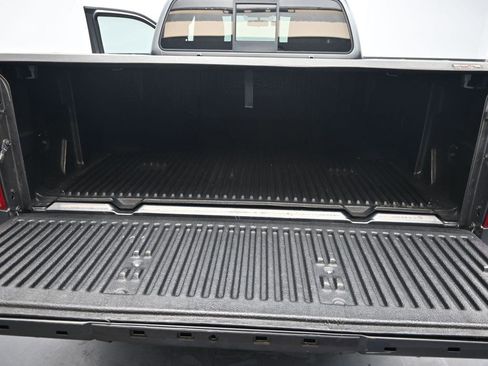 Used 2018 Nissan Frontier SV RWD image 11