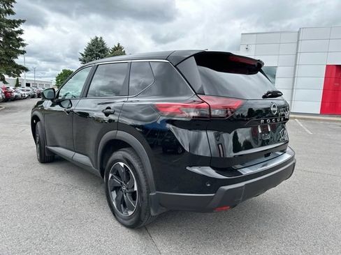 Certified 2026 Nissan Rogue SV AWD/4WD image 3