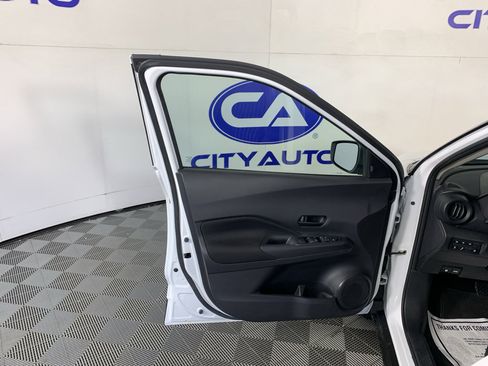 Used 2025 Nissan Kicks Play S FWD image 14