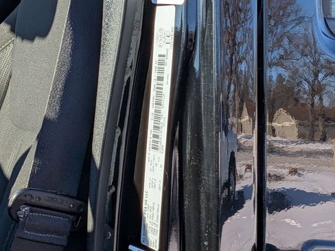 Used 2018 Jeep Wrangler Unlimited Sahara AWD/4WD image 24