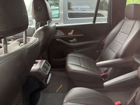 Used 2021 Mercedes-Benz GLS 450 4MATIC image 13