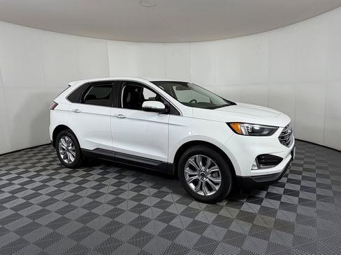 Used 2022 Ford Edge Titanium image 1