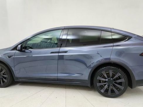Used 2022 Tesla Model X image 4