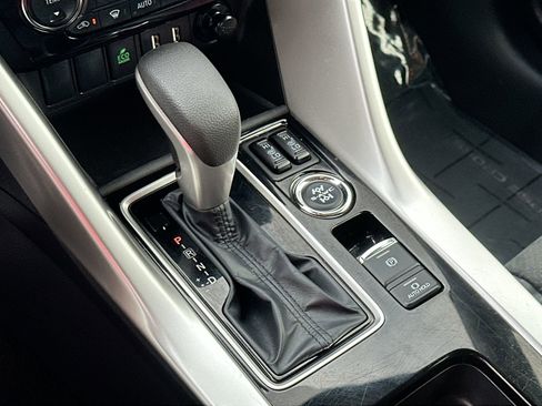 Used 2024 Mitsubishi Eclipse Cross SE image 20