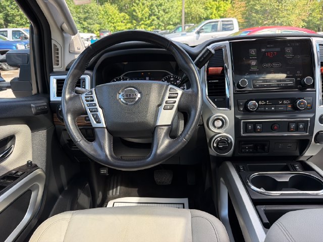Used 2020 Nissan Titan SL w/ Moonroof Package AWD/4WD image 16