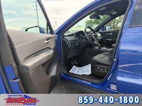 Used 2023 Cadillac XT4 Sport w/ LPO, Onyx Lite Package FWD image 13