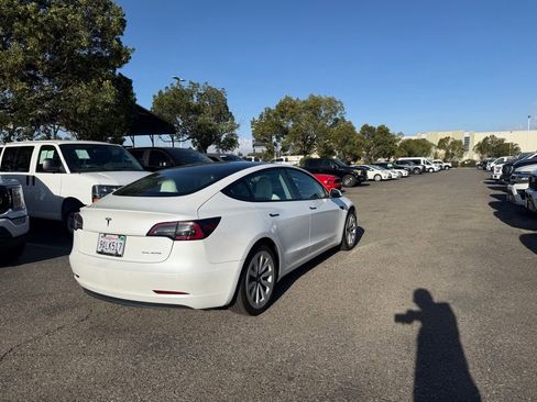 Used 2022 Tesla Model 3 Long Range AWD/4WD image 3