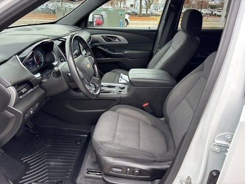 Used 2022 Chevrolet Traverse LT image 16