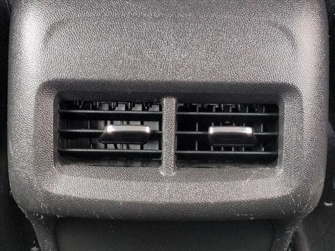 Used 2018 Chevrolet Equinox LT AWD/4WD image 23