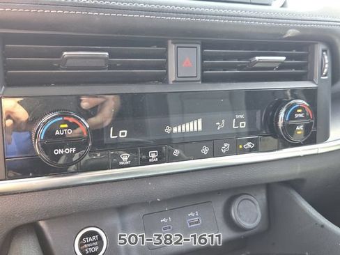 Used 2023 Nissan Rogue SV FWD image 25