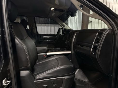 Used 2018 RAM 3500 Laramie w/ Sport Appearance Group image 40