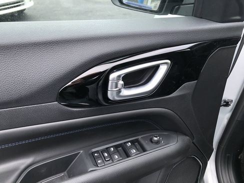 New 2026 Jeep Compass Latitude image 20