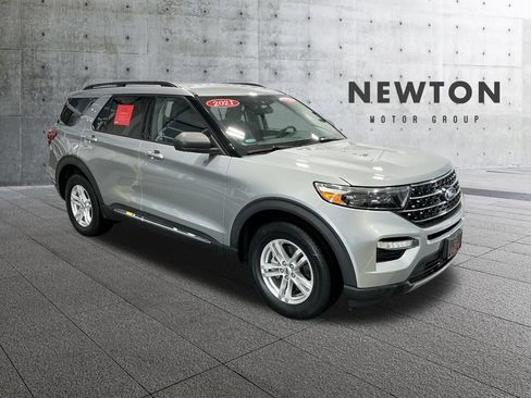 Used 2021 Ford Explorer XLT w/ Equipment Group 202A AWD/4WD image 1