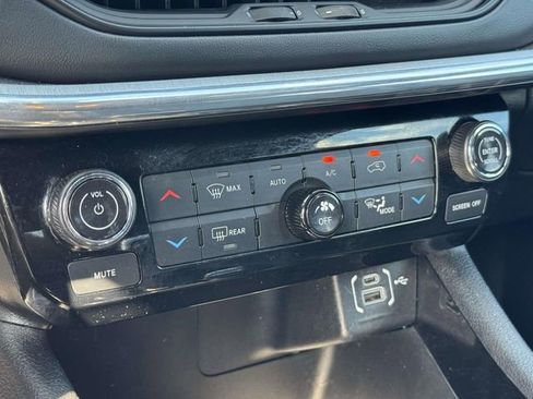 Used 2023 Jeep Compass Limited AWD/4WD image 18