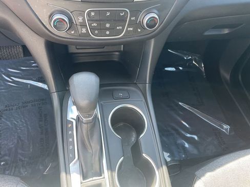 Used 2024 Chevrolet Equinox LT FWD image 12