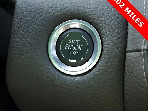 Used 2024 GMC Yukon Denali image 91