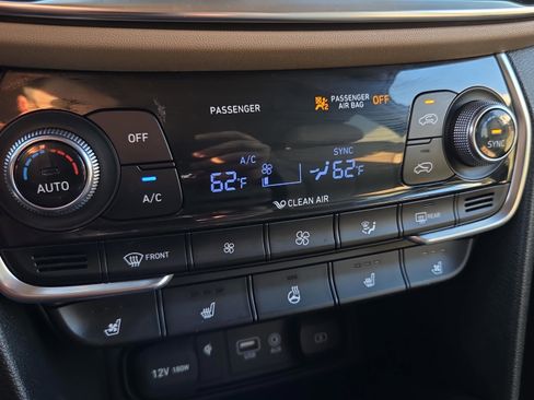 Used 2020 Hyundai Santa Fe Limited image 20