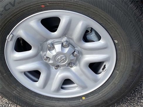 New 2026 Toyota Tundra SR image 6