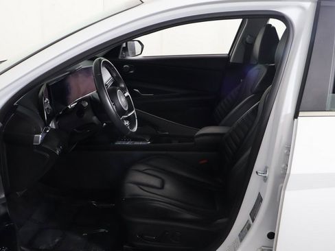 Used 2025 Hyundai Elantra Limited FWD image 27
