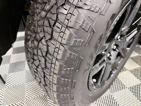 Used 2025 Chevrolet Silverado 1500 RST image 33