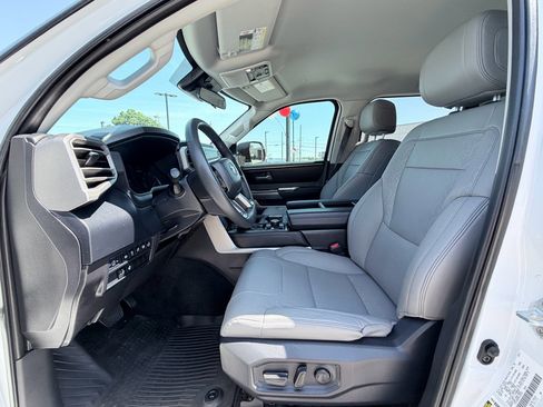 Used 2024 Toyota Tundra SR5 w/ SR5 Premium Package AWD/4WD image 20