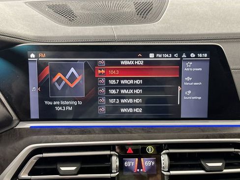 Used 2022 BMW X5 xDrive40i w/ M Sport Package AWD/4WD image 13
