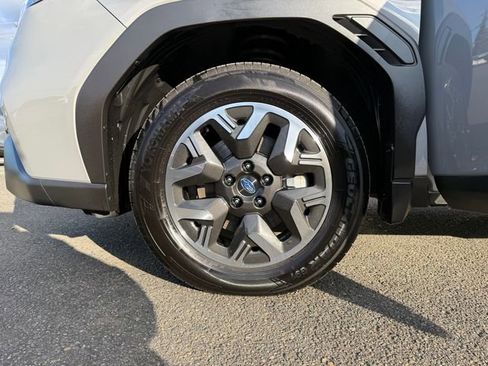 Used 2025 Subaru Forester Premium image 27