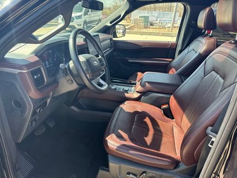 Used 2024 Ford Expedition Limited AWD/4WD image 9