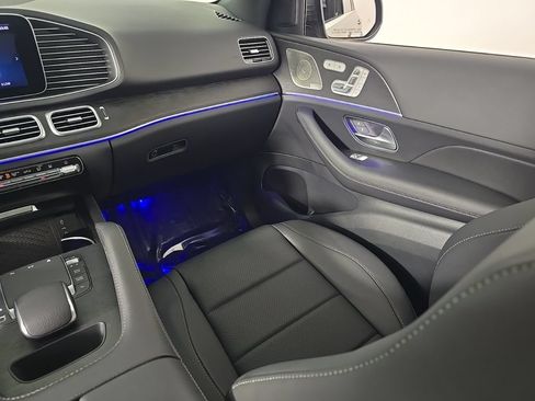 Certified 2025 Mercedes-Benz GLE 450e 4MATIC w/ Driver Assistance Package image 25