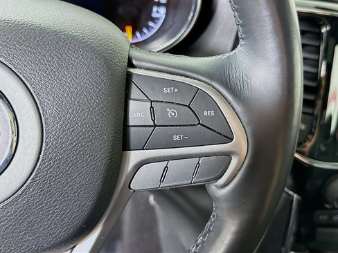 Used 2021 Jeep Grand Cherokee Limited AWD/4WD image 24