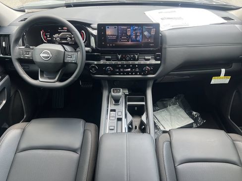 New 2026 Nissan Pathfinder SL FWD image 2