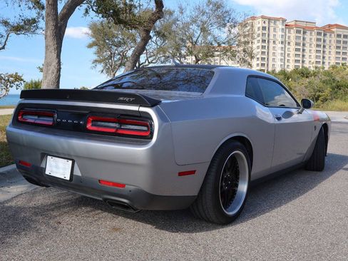Used 2015 Dodge Challenger SRT Hellcat RWD image 30