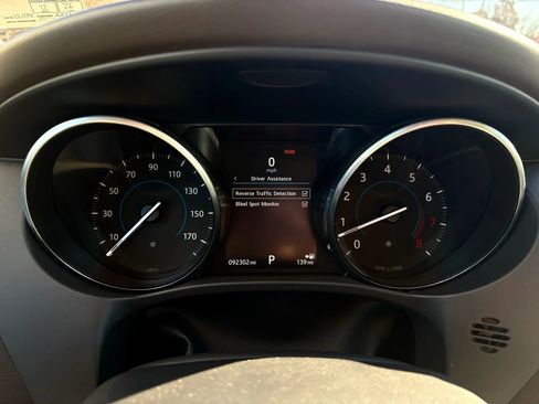 Used 2017 Jaguar F-PACE Prestige image 43