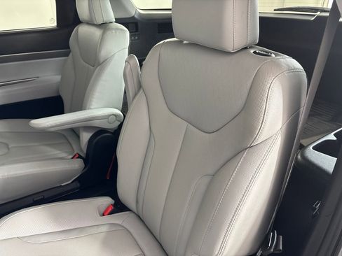 Used 2022 Hyundai Palisade SEL w/ Premium Package FWD image 21