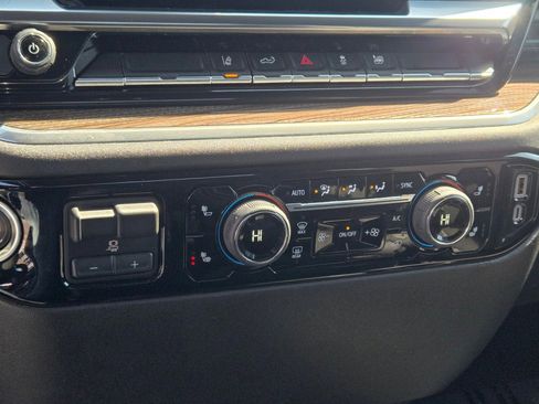 Certified 2025 Chevrolet Silverado 2500 LT w/ Convenience Package image 27