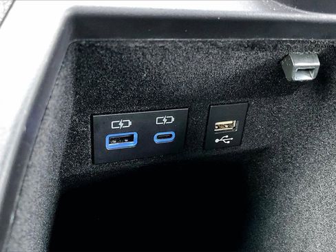 Certified 2022 Toyota Avalon Limited image 16