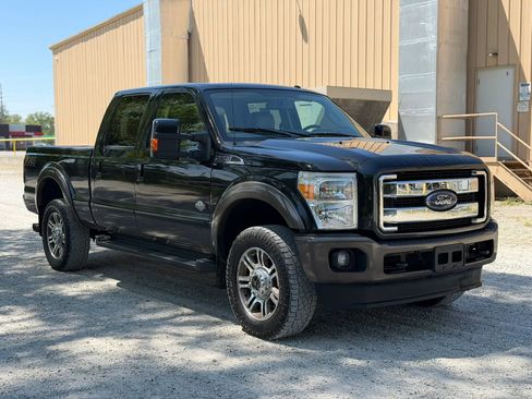 Used 2015 Ford F250 King Ranch w/ FX4 Off-Road Package AWD/4WD image 3