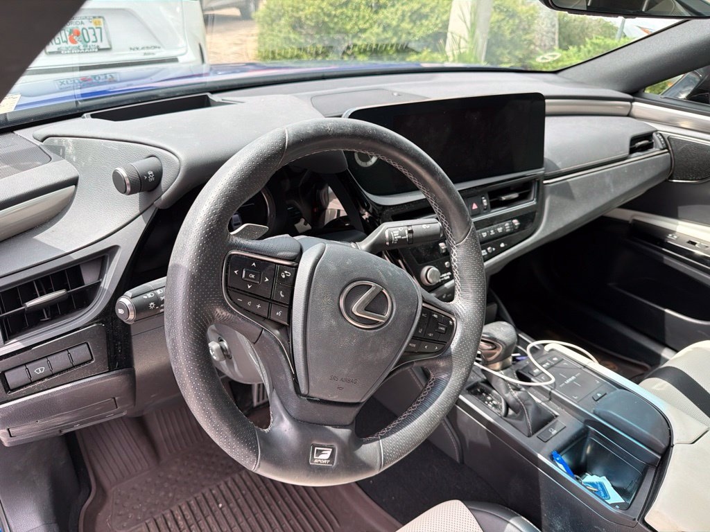 Certified 2022 Lexus ES 350 F Sport w/ Accessory Package 2 FWD image 3