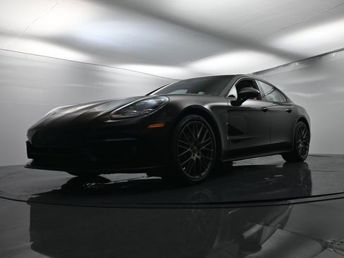 Used 2023 Porsche Panamera Platinum Edition image 48