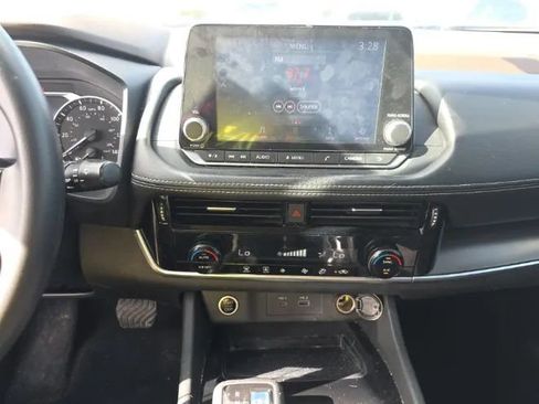 Used 2021 Nissan Rogue SV AWD/4WD image 8