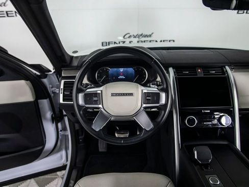 Used 2023 Land Rover Discovery Metropolitan Edition image 27